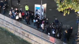The queue to see the Queen Lying in state reopens