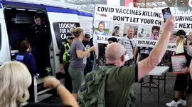 Anti-vax protesters crash Manchester police recruitment event