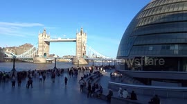 Thousands of mourners wait in the queue longer than 5 miles to see the Queens coffin - Tower Bridge