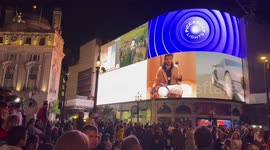 London falls silent for late Queen but famous Piccadilly Circus screens fail to mark the occasion