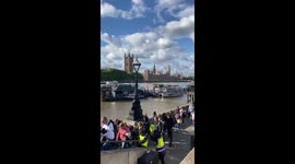 16-hour long cue to watch Queen Elizabeth II funeral, filmed a short clip for viewers to see the immense crowd appeared on the special occasion