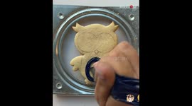 Cookie artist celebrates 4th of July by making a 'Patriotic Owl' sugar cookie