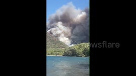 Huge smoke cloud as wildfire erupts in Marmaris, Turkey