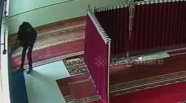CCTV capture praying thief first before breaking lock with crowbar to steal charity money