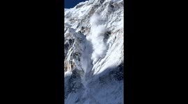 Massive avalanche strikes awfully close to climbers at Everest Base Camp