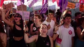 jóvenes en Madrid, España alzan de nuevo su voz contra el cambio climático