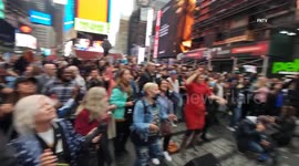 Hundreds Praying in Times Square for Street Church