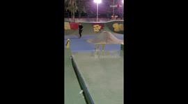 Skateboarder embarrasses himself while trying to grind