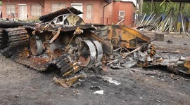 Journalist drives through ruins of Izyum, a city where over 400 bodies were exhumed