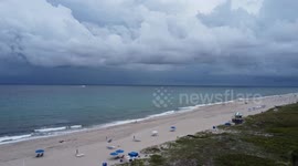 First Hurricane Ian Related Thunderstorms Push into Delray Beach in South Florida
