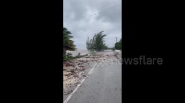 Cayman Islands: Hurricane Ian Brings Storm Surges And High Waves 2