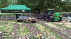 Queens floral tributes in Green Park turn into stacks as official Royal Mourning draws to a close