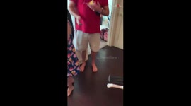 Mom-to-be does her gender reveal in a BEAR-y creative way