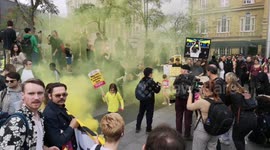'Fuck you fat cats - heating is not cheating' say London protesters