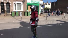 Medieval knight runs London Marathon in full armor
