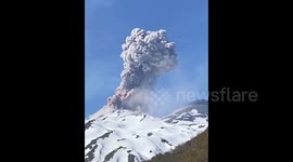 Chile's Nevados de Chillán volcano spews white ash