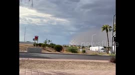 US: Massive Dust Storm Slams Phoenix Area Leaving Thousands Without Power 3