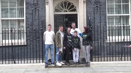 Father of UK teenager that committed suicide in hospital hands in petition to 10 Downing Street