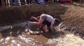 ARCHIVE: Crazy North American Wife Carrying Championships 2017: Extended