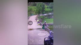 Elderly man rescues 4-year-old from drowning in pond in southern China