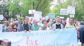 Marcha en Madrid, España por el día internacional de la salud mental