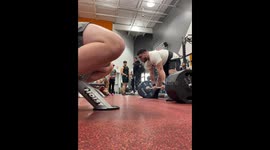 Deadlifter falls on his butt after botched attempt at maxing out