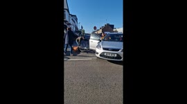 Fight ensues after cyclist 'smashes' driver's wing mirror in response to collision