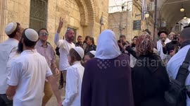 Ultranationalist Jews dance and celebrate holiday at Al Aqsa Mosque sparking rage among Palestinians
