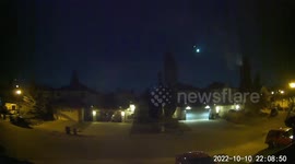 Fireball streaks across Edmonton, Canada sky