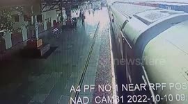Alert cop rushes to save man who slipped while boarding train in central India