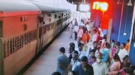 Cop's vigilance saves man's life after he slips and falls from moving train in southern India