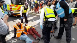Just Stop Oil protesters arrested in Shoreditch, London, after blocking busy junction