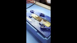 Tech guru shows how dead USB drive is prepared for data recovery