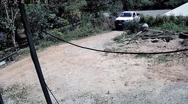 Empty pickup truck rolls backwards when driver forgets to pull handbrakes