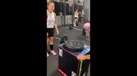 'I fell back laughing so hard' Woman attempts box jumps to land on 45lb plate and hilariously fails