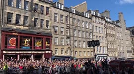 The Queens Funeral Procession In Edinburgh Royal Mile 12th September 2022, with Spontaneous applause