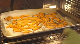 Try These Maple Syrup Roasted Carrots As One of the Many Side Dishes on Thanksgiving