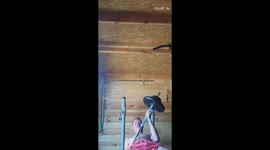 Lifting fail: barbell almost injures man's face