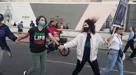 Mahsa Amini protests: Thousands form human chain in London to demand 'Freedom for Iran'
