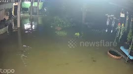 Flood swamping home captured in time-lapse CCTV footage in Thailand