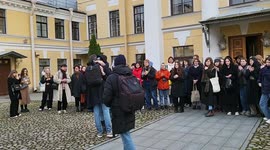 Russian students applaud and hug their professor sacked for opposing war in Ukraine