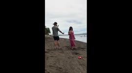 The girl fell during the content filming with boyfriend