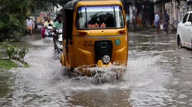 Torrential rain kills 4 on waterlogged streets in Chennai, India