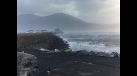 Wind and waves hit Irish coast in Storm Barney