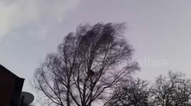 Gusty gales force winds hit Buckinghamshire