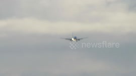 Thomson landing in strong winds at Leeds Bradford Airport