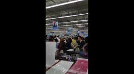 Blackfriday towel fight new roads