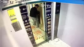 Elevator breaks down after worker uses glass to block doors in China