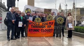 Nuclear test veterans stage protest in Parliament Square over missing medals