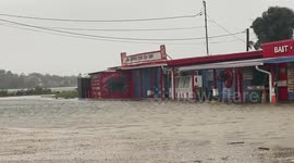 Nicole's powerful wrath lashes Duval County, Florida